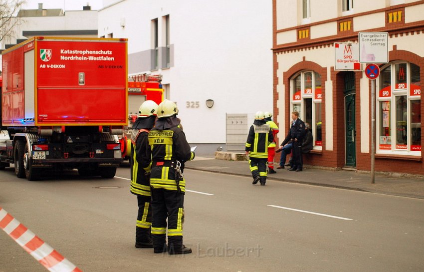 Weisses Pulver im Buero gefunden Koeln Porz Mitte Hauptstr P031.JPG